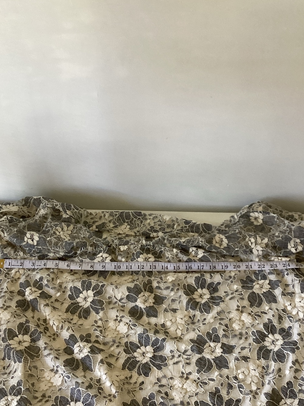 Off-Shoulder Floral Lace Blouse in Cream and Gray - Picture 5 of 8